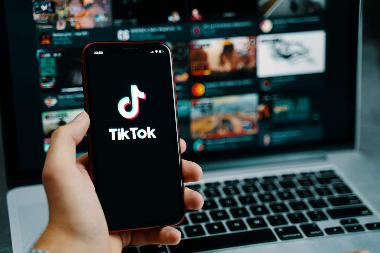 TikTok云控工具：实现批量化的内容分发、互动模拟以及账号状态监控，保障长期稳定运行