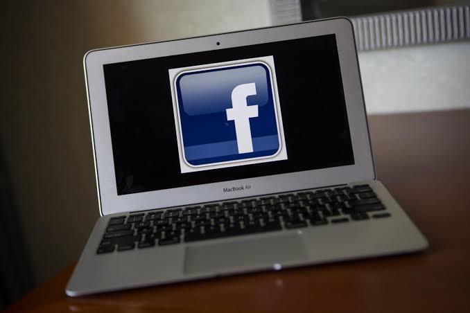 拖拽移动位置;点击图片可编辑地址与说明 Facebook翻译工具:精准识别语种,实现毫秒级的实时翻译