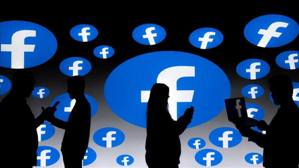 拖拽移动位置;点击图片可编辑地址与说明 Facebook计数器:精准监控并管理社交媒体上的流量数据