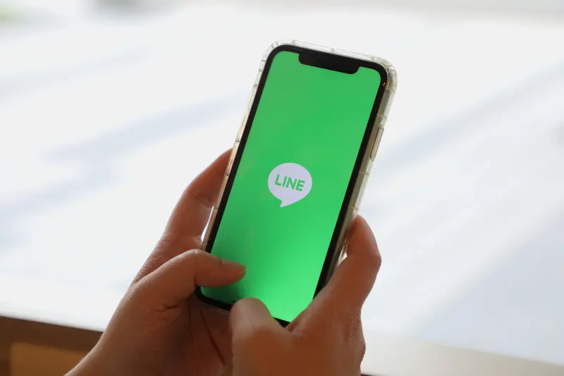 LINE云控系统：低成本、高效率地管理海量账号，并实现精准的社交触达