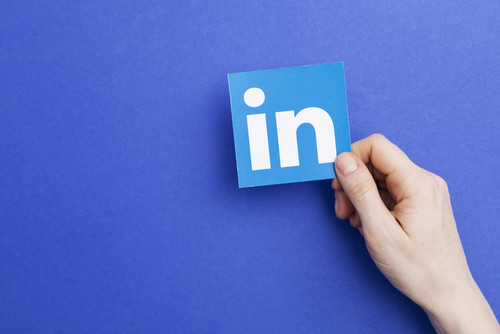 拖拽移动位置;点击图片可编辑地址与说明 LinkedIn群发工具:通过批量发送提升曝光,利用多账号发送扩大覆盖