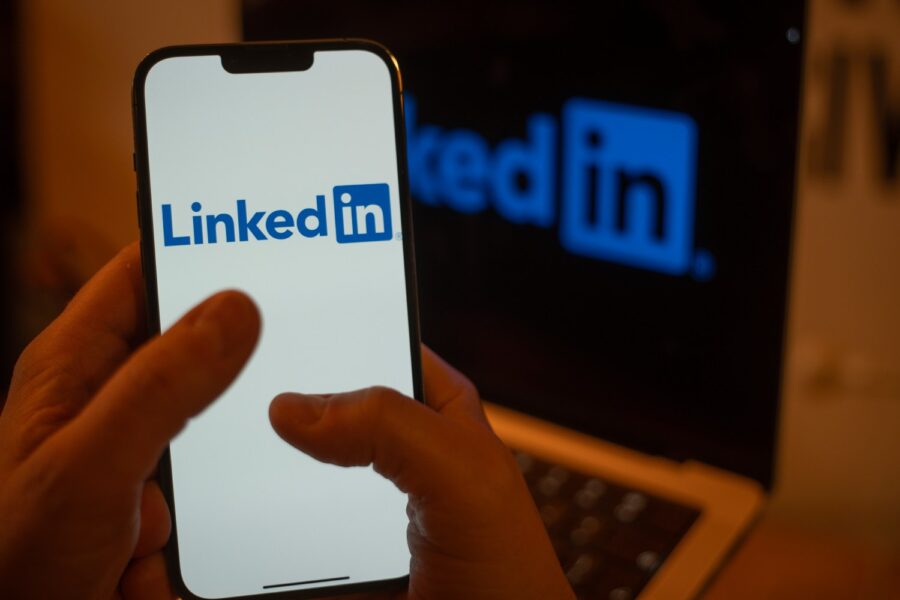 LinkedIn云控系统：帮助企业在复杂的多语言、多区域环境中实现业务增长
