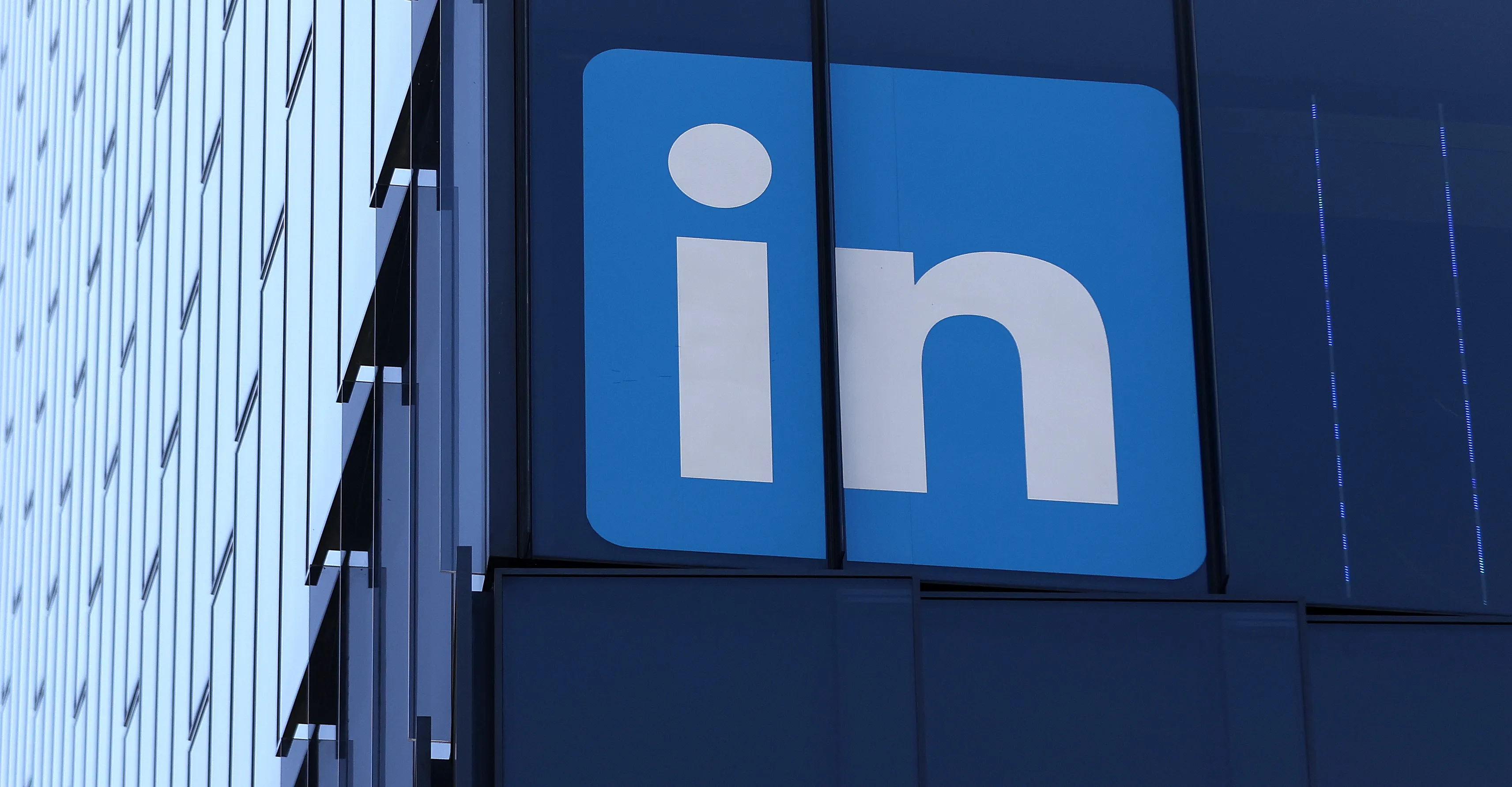 拖拽移动位置;点击图片可编辑地址与说明 LinkedIn养号工具:保障账号长期活跃、实现业务平稳增长