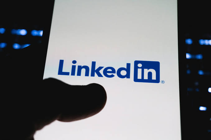 拖拽移动位置;点击图片可编辑地址与说明 LinkedIn云控系统:构建闭环的社交营销体系,在高频互动中保持账号的稳定