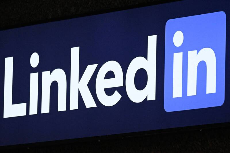 拖拽移动位置;点击图片可编辑地址与说明 LinkedIn多开工具:实现多账号的同步管理,确保营销活动的连续性