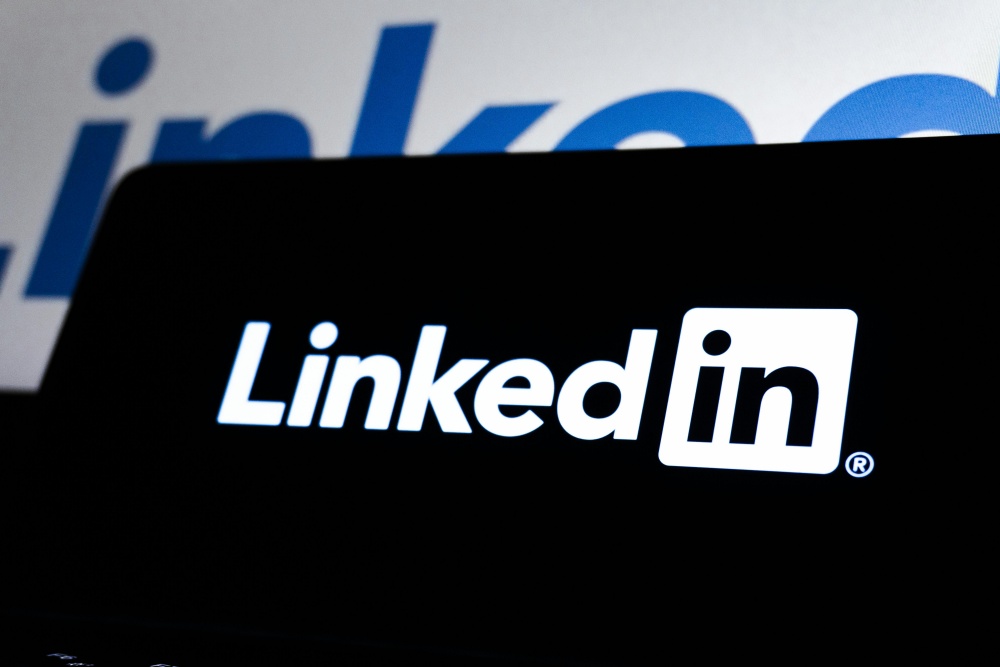 LinkedIn群控工具：确保持续的营销推广能力，显著提升账号的存活率