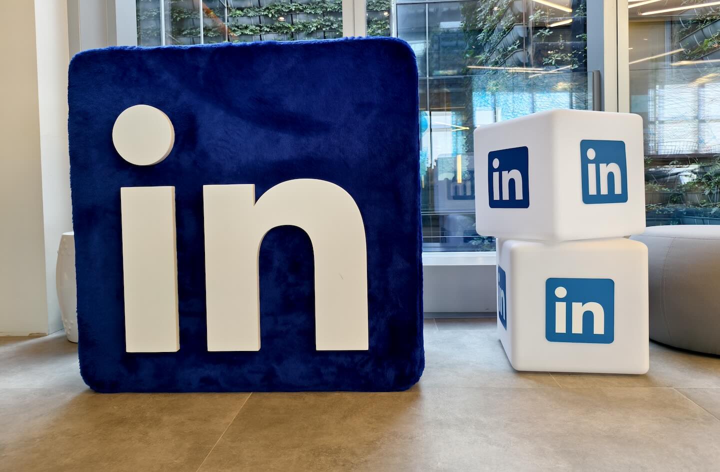 LinkedIn养号系统：模拟真实用户的操作习惯，提升账号权重与获客效率
