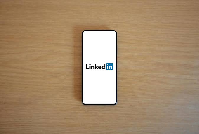 LinkedIn群发工具：构建多渠道营销矩阵，实现合规、高效的自动化触达