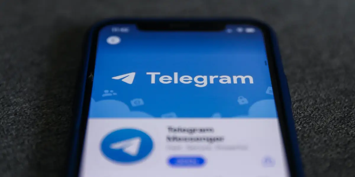 Telegram群控系统：实现信息的高效分发，助力企业在复杂的国际市场中稳健前行