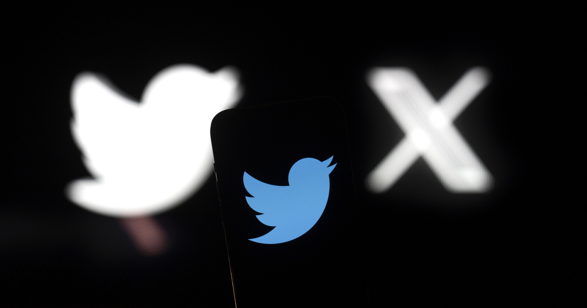 Twitter计数器：实时监控互动数据并进行深度分析