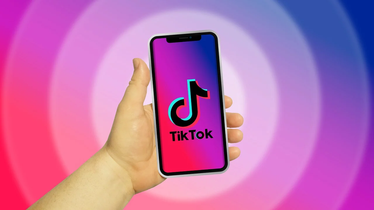 TikTok LIVE是什么？如何在TikTok上直播？
