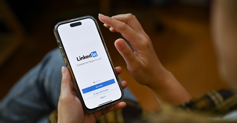 如何提高LinkedIn群发消息的打开率：精准定位与个性化策略的实用技巧