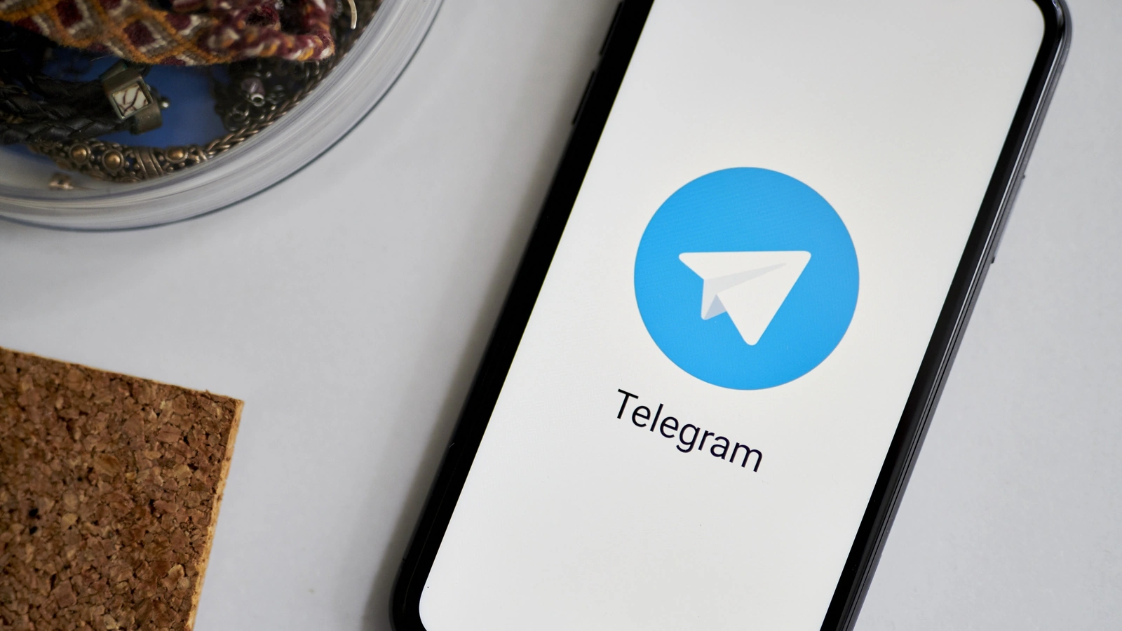 Telegram群发软件：如何实现多账号自动切换与智能管理