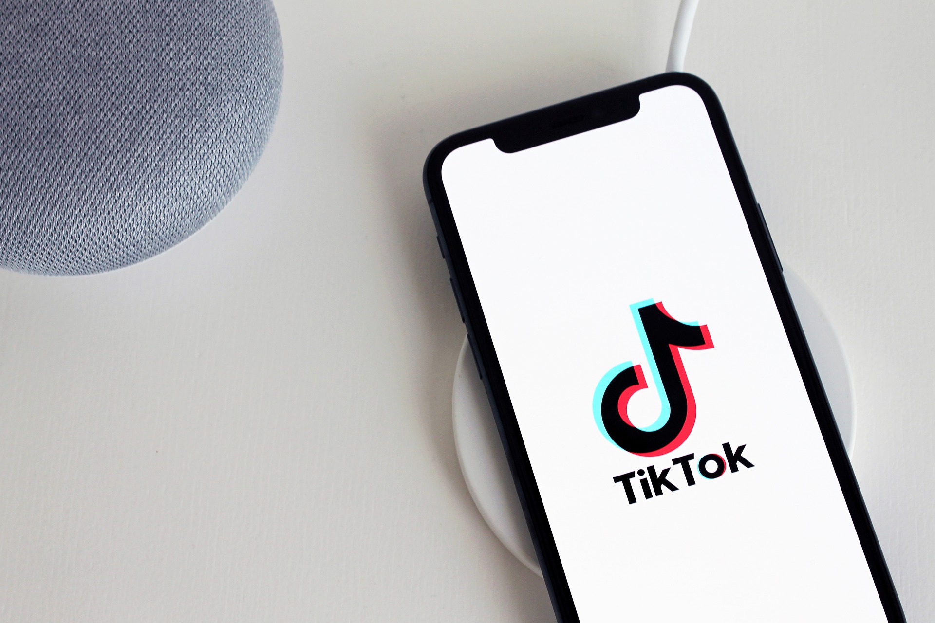 TikTok群控软件七大核心价值全解析：打造矩阵化运营优势，释放短视频流量潜能