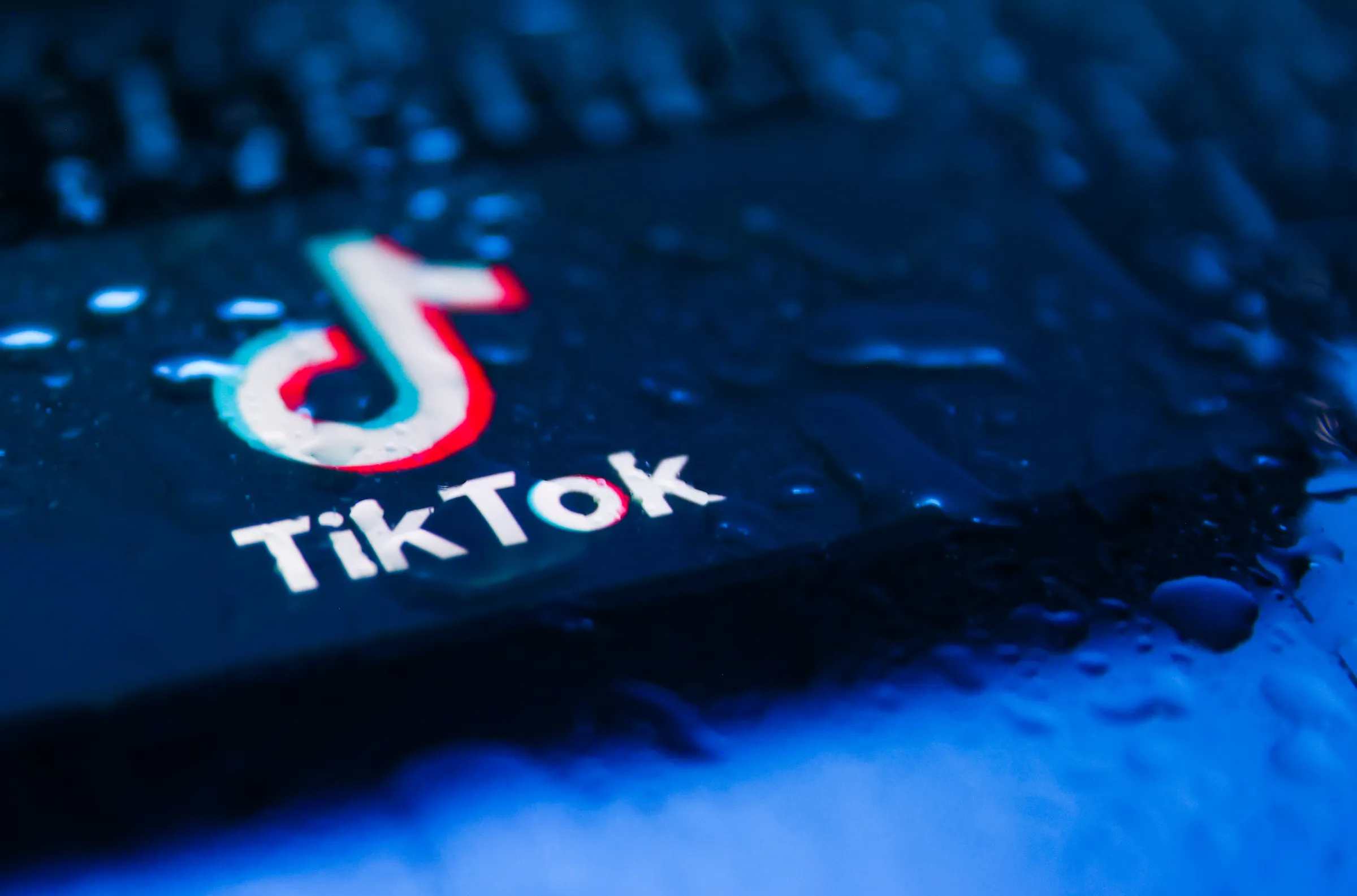 TikTok群控系统:多账号高效运营与智能社群管理方案 TikTok群控系统:多账号高效运营与智能社群管理方案